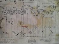 Zadný kryt zo starého tranzistorového rádia (4/3)