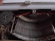 Starožitný písací stroj (3/6)