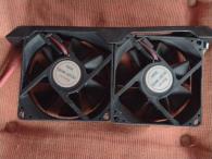 Dvojitý ventilátor bez mriežky