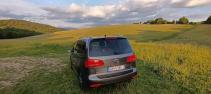 Predám veľmi pekný 7-miestny Volkswagen Touran 1,6 TDi 77 kw,  šedá metalíza, ro (4/6)